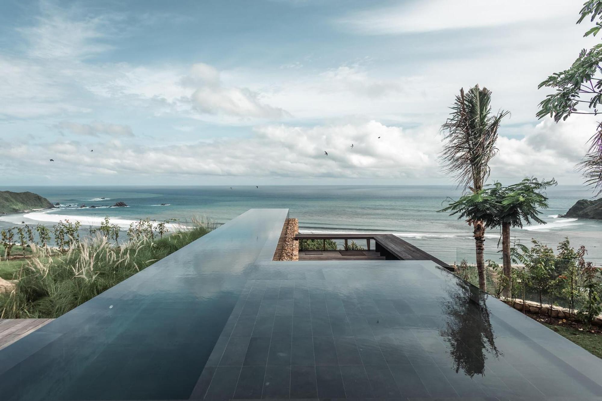 Tampah Hills Hotel Selong Belanak Exterior photo
