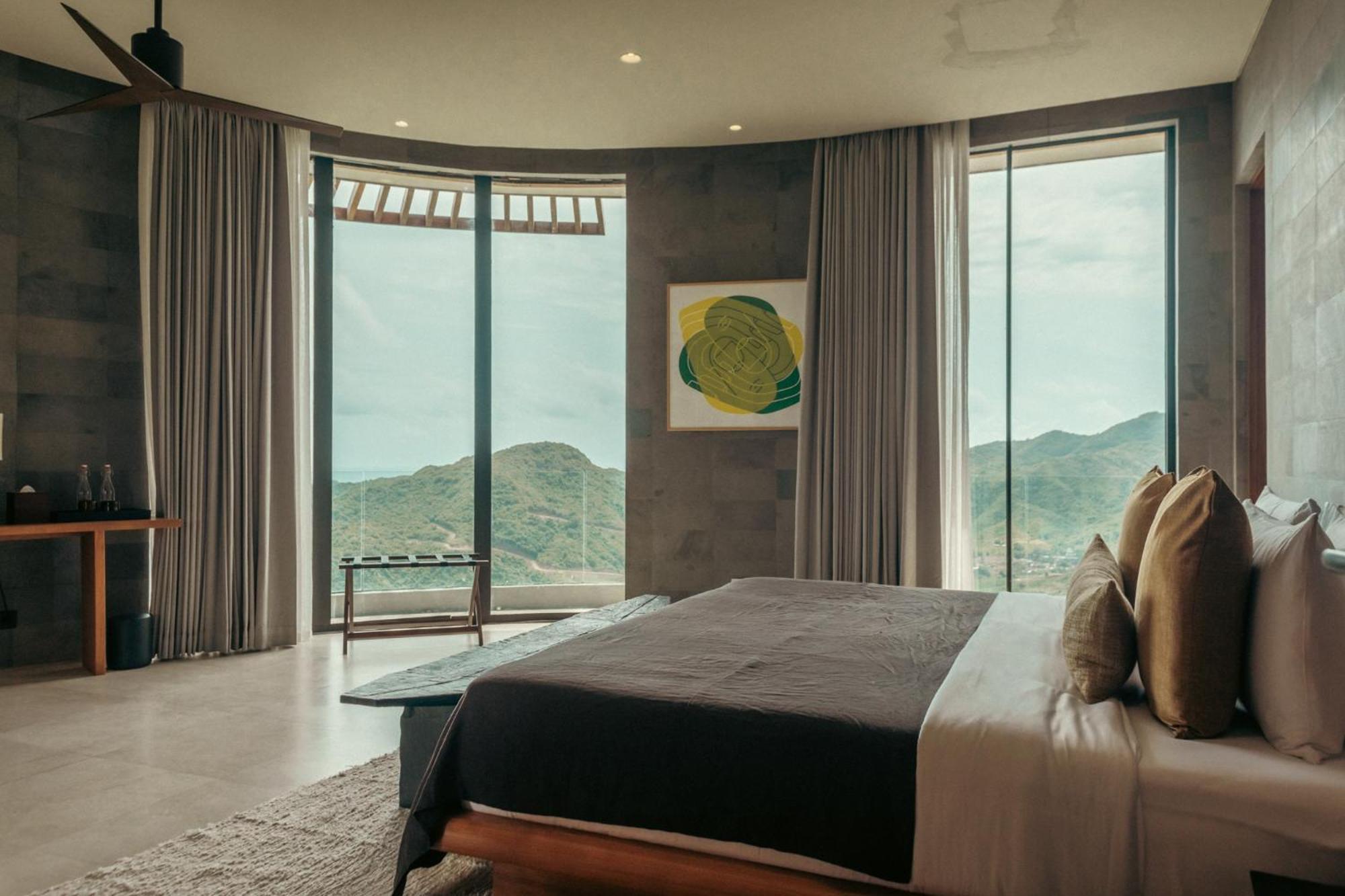 Tampah Hills Hotel Selong Belanak Exterior photo